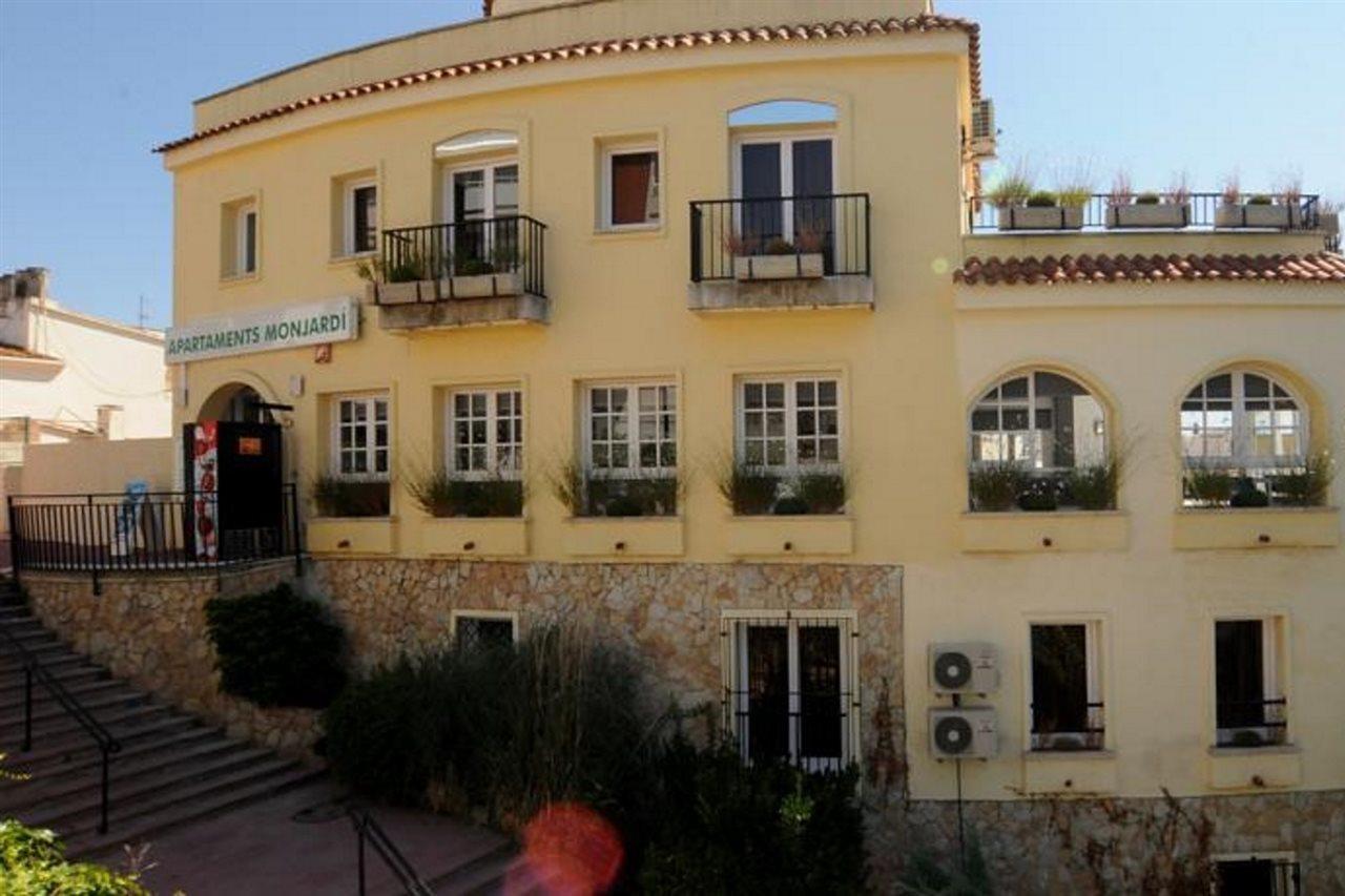 Apartaments Ar Enjoy Monjardi Lloret de Mar Bagian luar foto