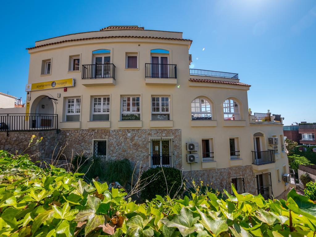 Apartaments Ar Enjoy Monjardi Lloret de Mar Bagian luar foto