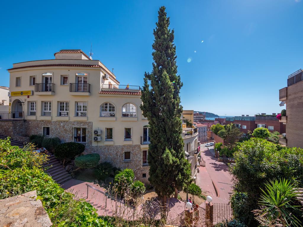 Apartaments Ar Enjoy Monjardi Lloret de Mar Bagian luar foto