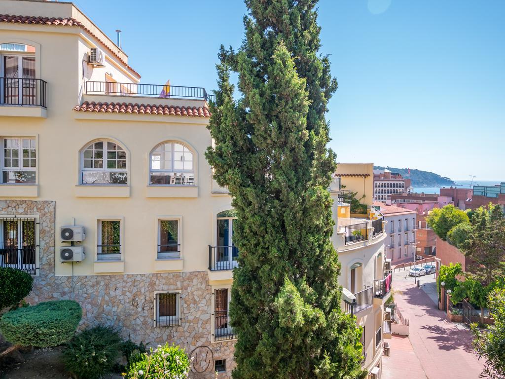 Apartaments Ar Enjoy Monjardi Lloret de Mar Bagian luar foto