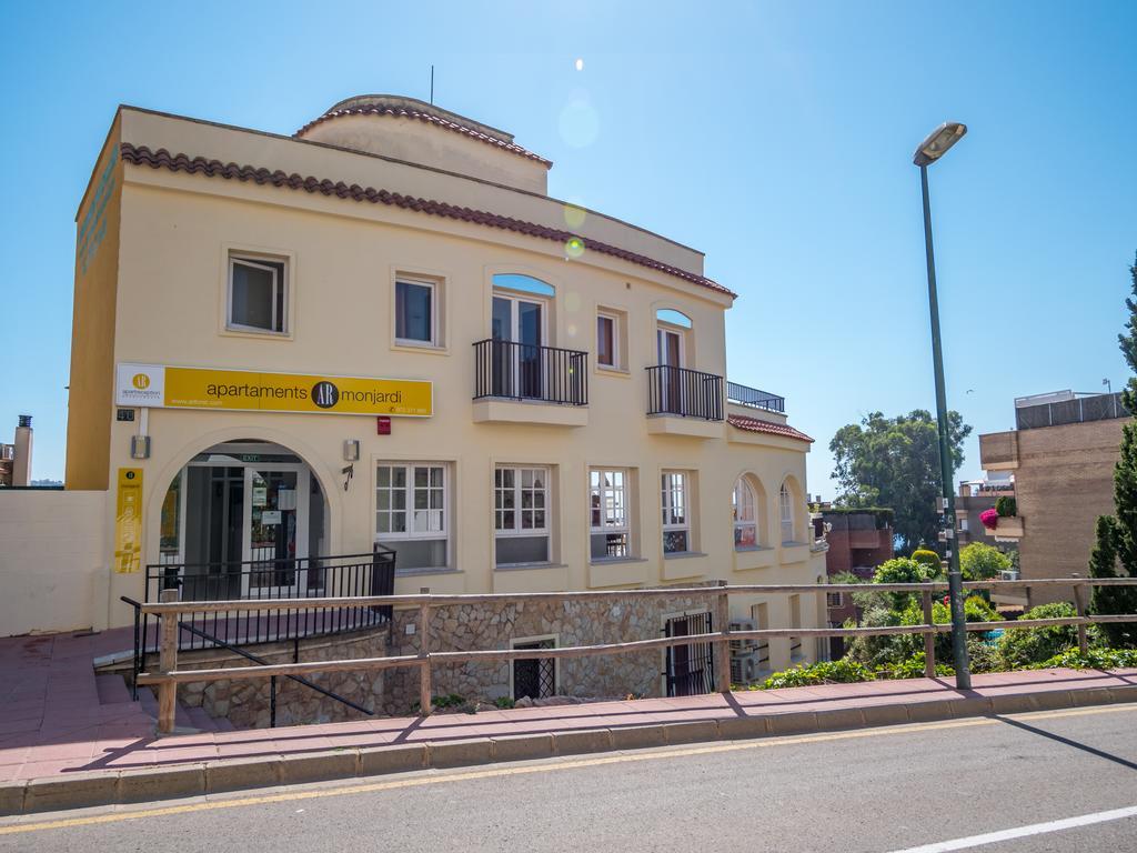 Apartaments Ar Enjoy Monjardi Lloret de Mar Bagian luar foto